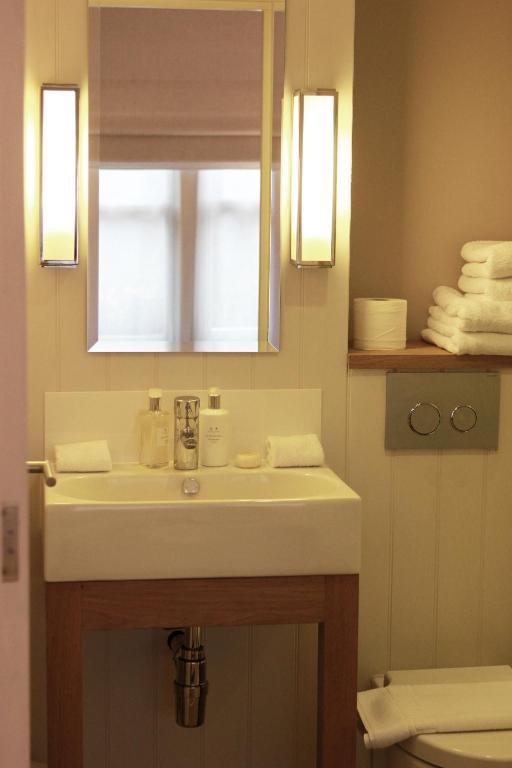 ホテル Fox And Grapes ロンドン 部屋 写真